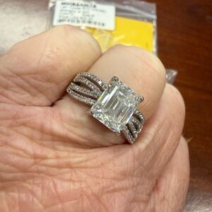 Elegant 4ct Moissanite Ring